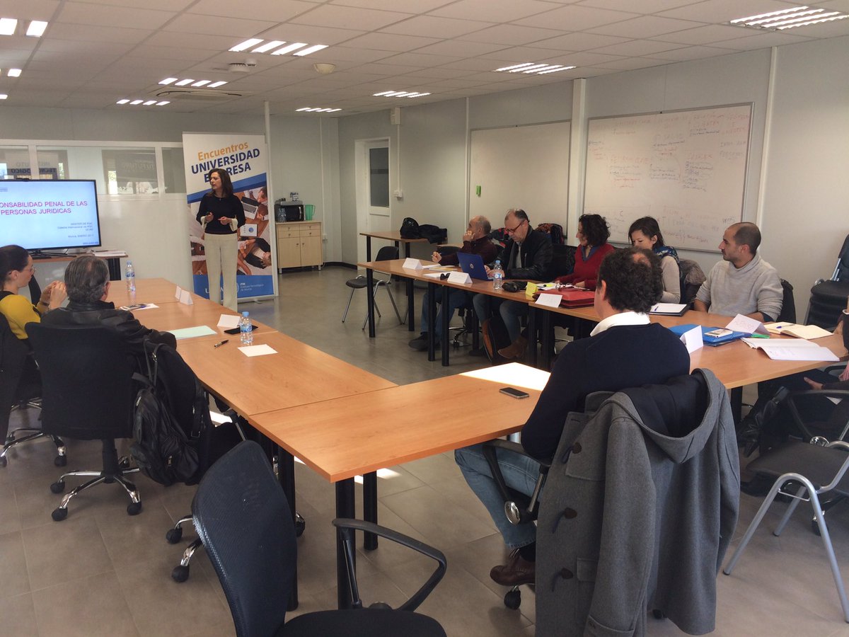 martaisabelg's tweet photo. #UCAMMasterRSC Sesión de #Compliance con @grivasmar en nuestro Módulo Dirección de #RSC. Prevención Riesgos Penales para personas jurídicas. https://t.co/U82T70eT7Y