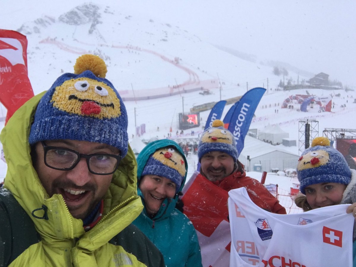 WhatSeb1's tweet photo. #Lauberhornrennen #wallis grüsst #Wengen #weloveit #smile https://t.co/GQ4p59alL6