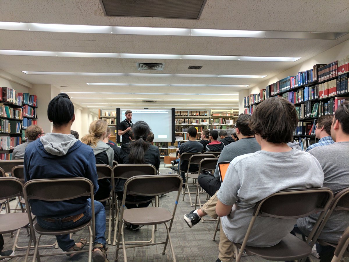 prateekvishnu's tweet photo. #hackarizona #hackAZ #hackathon #techtalk #towin #chatbot #latitude # desktopapp #learn #UA https://t.co/Jj1f4Utoll