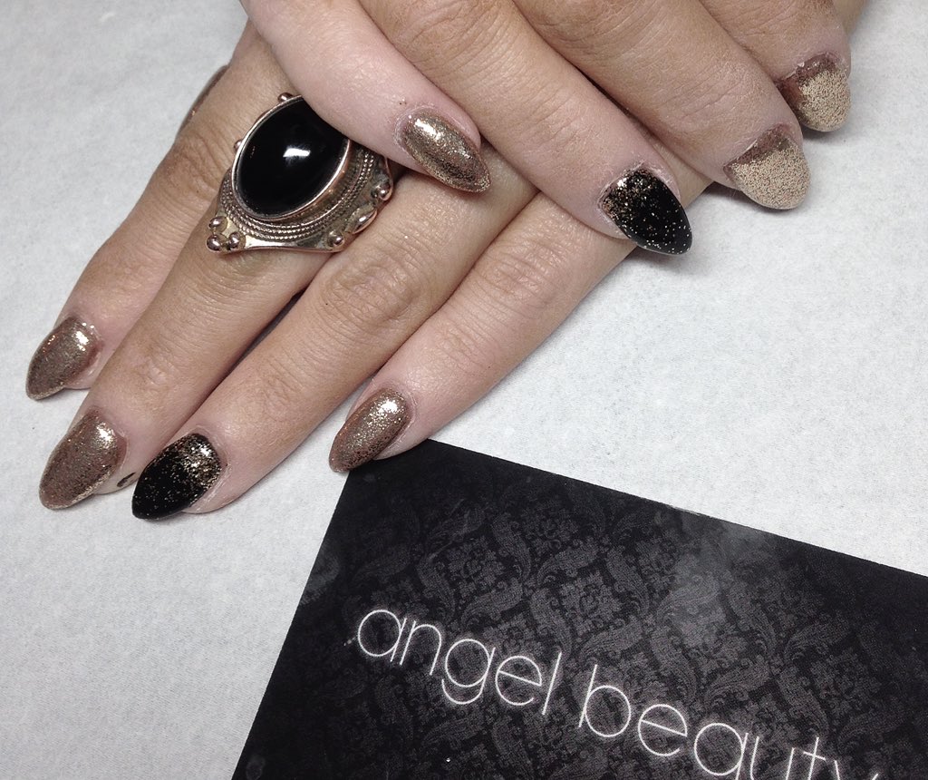 Gel nails by Sarah ⭐️✨ #glitter #sandbach