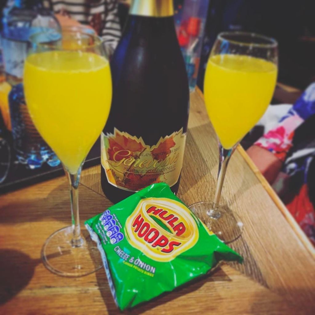 sausagearms's tweet photo. The classiest end to a holiday here in Geneva #BucksHoops #HulaFizz https://t.co/cGdhqv0x1g