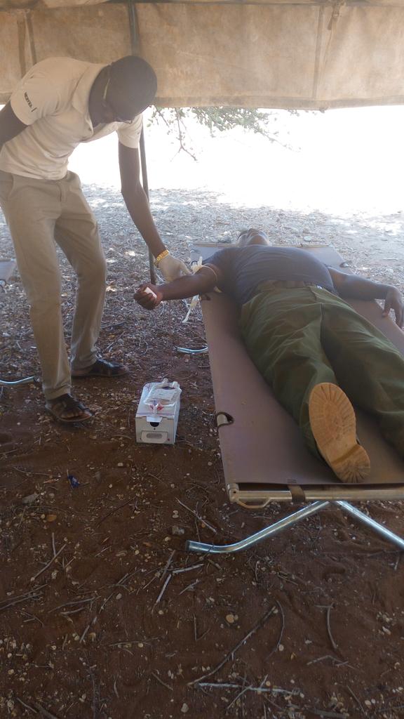 MutukuJoseph's tweet photo. OCPD Dadaab giving a pint of blood
#servinghumanity https://t.co/7BewJWyBlh