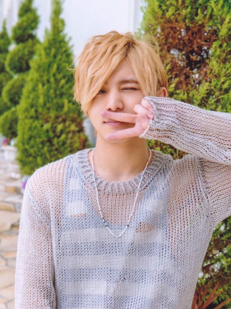 ryosuke8030's tweet photo. 萌え袖集めたら大変なことになった(*/ω＼*)ｷｬｰ!!
可愛すぎ💓💓 https://t.co/BNmwPaFA2J