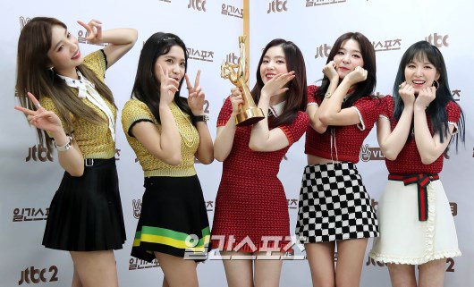 bjhynrl's tweet photo. Congratulations to #RedVelvet for winning #31stGoldenDiscAwards #AlbumDivision CeCi Asia Icon https://t.co/yxyUaYGeoD
Cr.GoldenDisc_en