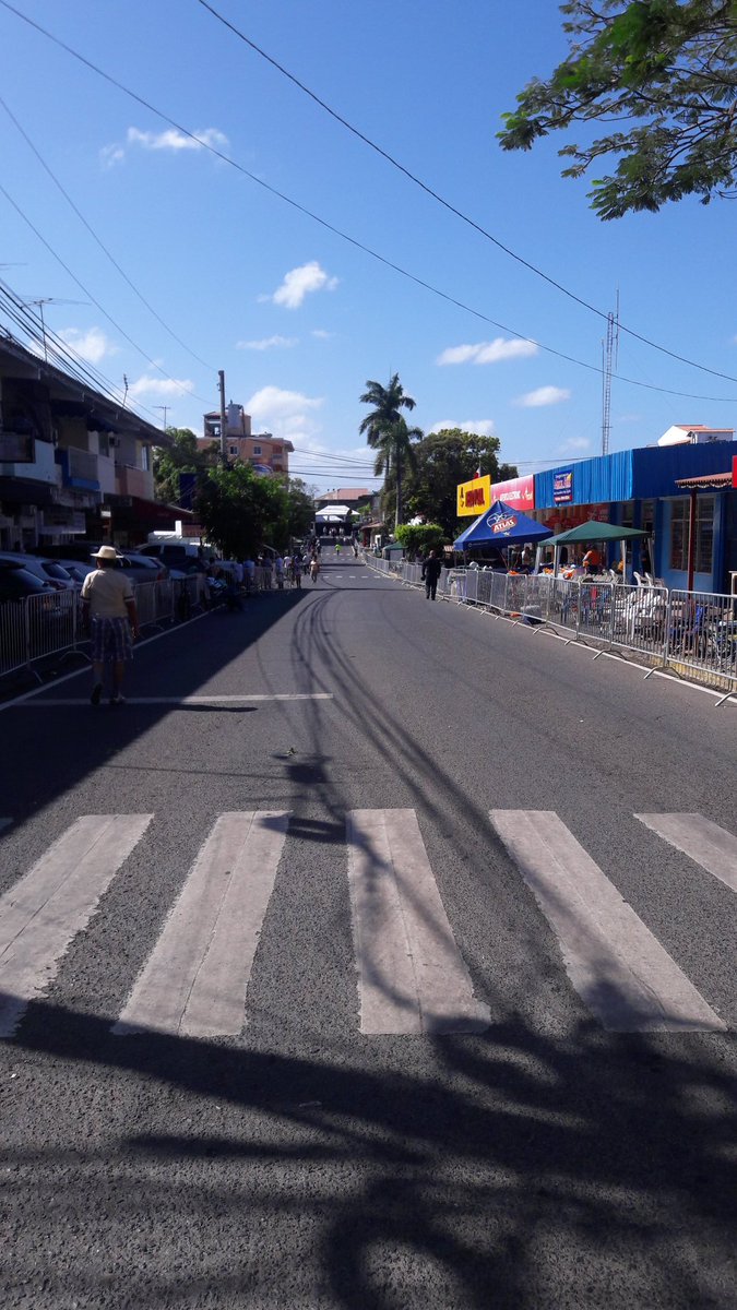 Buen sol en <a href="/LasTablas7/">Las Tablas</a> todos listos para el desfile de las #MilPolleras