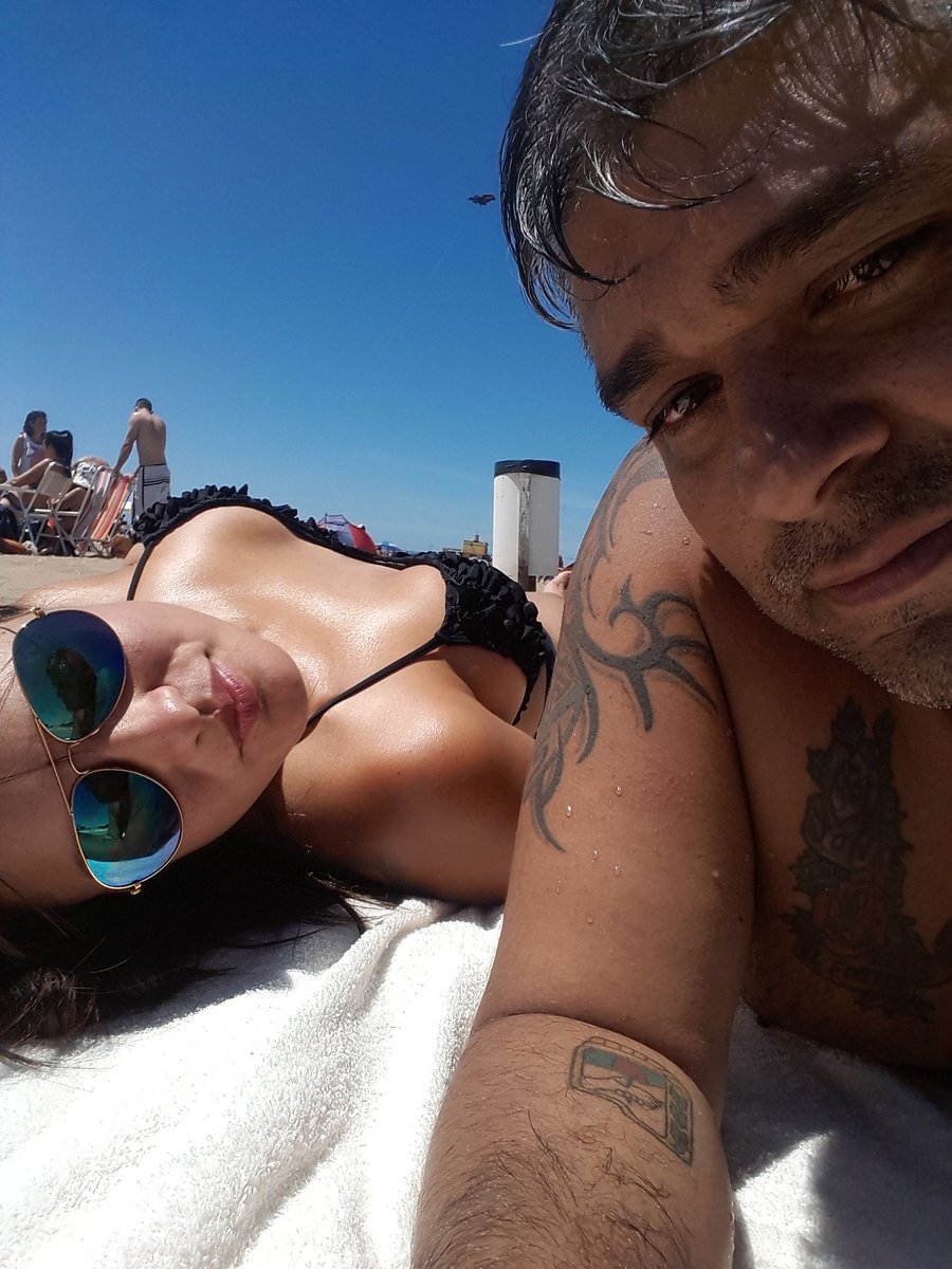 RDenuchi's tweet image. De luna miel anticipada...