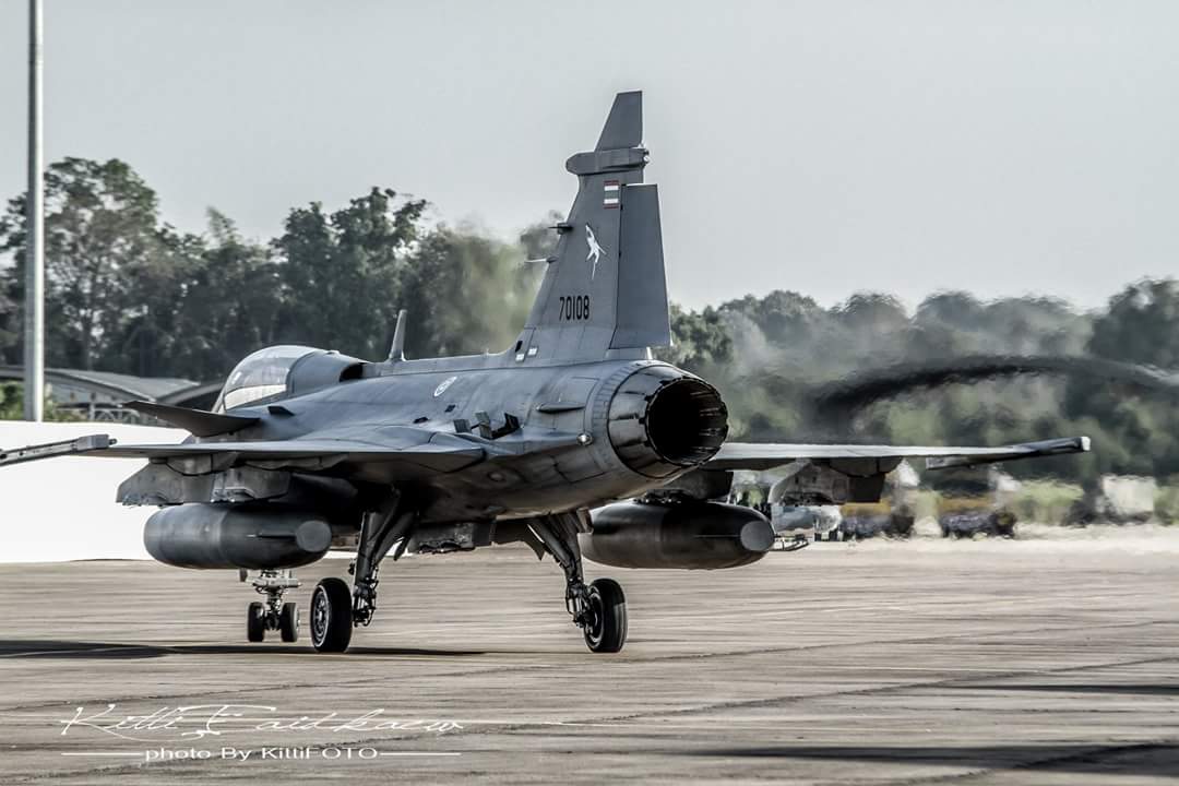 C2I3ezdUsAAkggC.jpg:large