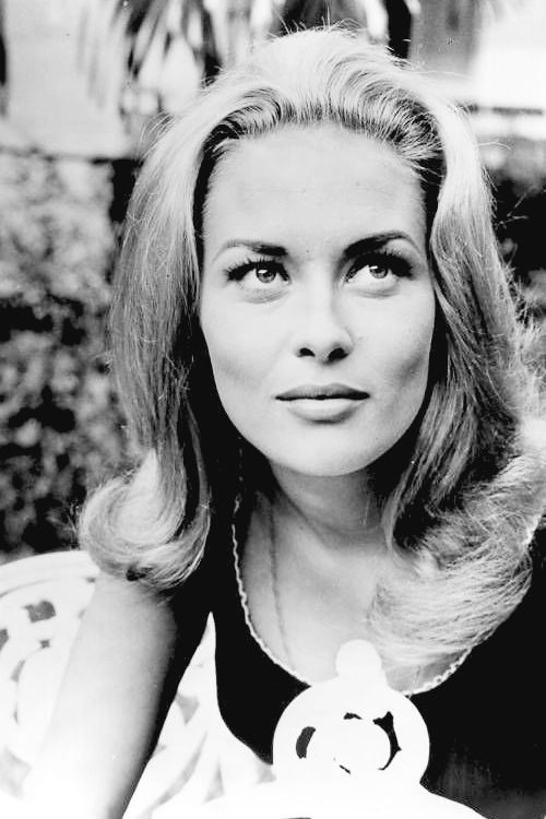 HAPPY BIRTHDAY 

Faye Dunaway 