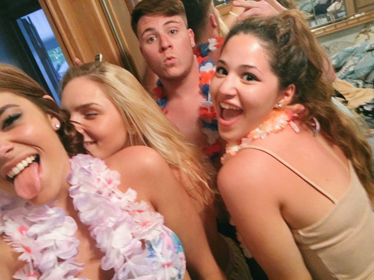 tayloreyles's tweet photo. Happy birthday Brando!!! https://t.co/1dHLLdsimw