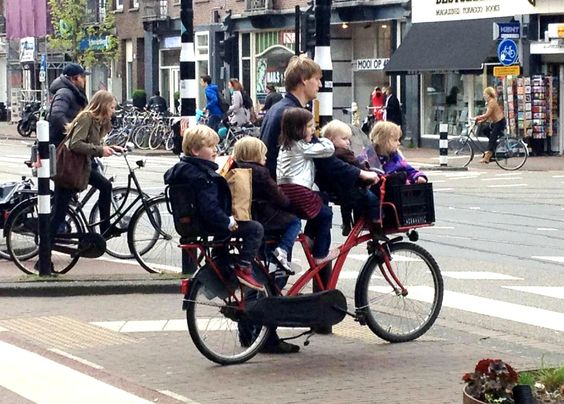 Be_Cyclette's tweet photo. Un pour tous, tous sur un ! 😘
#velo #Velocidad #mobilite
One for all, all on one ! 😘
#FamilyBike #bikecommute #mobilityismylifestyle https://t.co/BYXvDDG1If