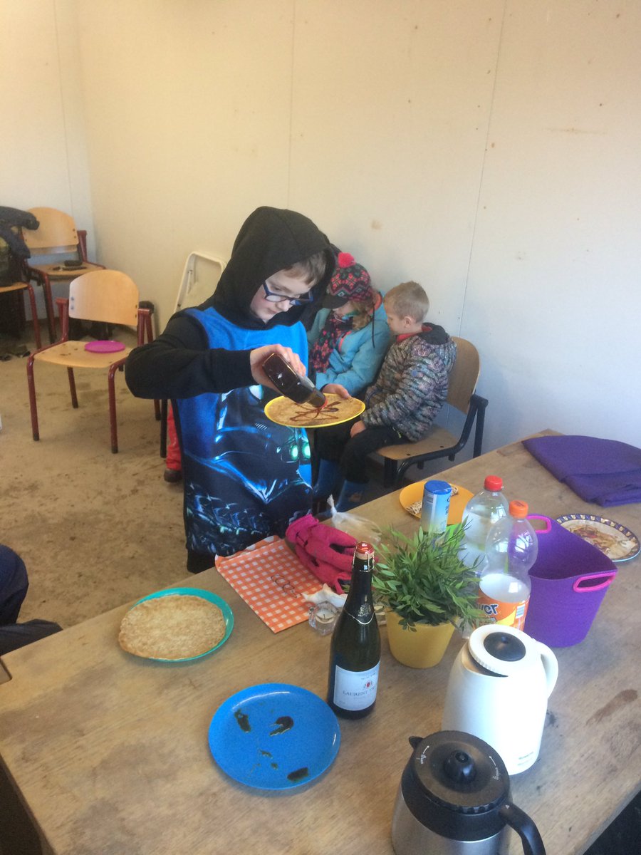 Afsluiten met pannenkoeken! Er is stromend water, electriciteit en WiFi 😉 Alleen riolering nog en dan is alles aangesloten! Dank <a href="/MboBreda/">MBO Breda</a>!