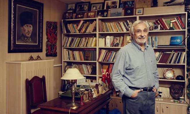 İşte Ülke Böyle Sevilir
Müjdat Gezen, polis Fethi Sekin'in çocuklarının ömür boyu eğitim masraflarını üstlendi
gazeteport.com/2017/iste-ulke…