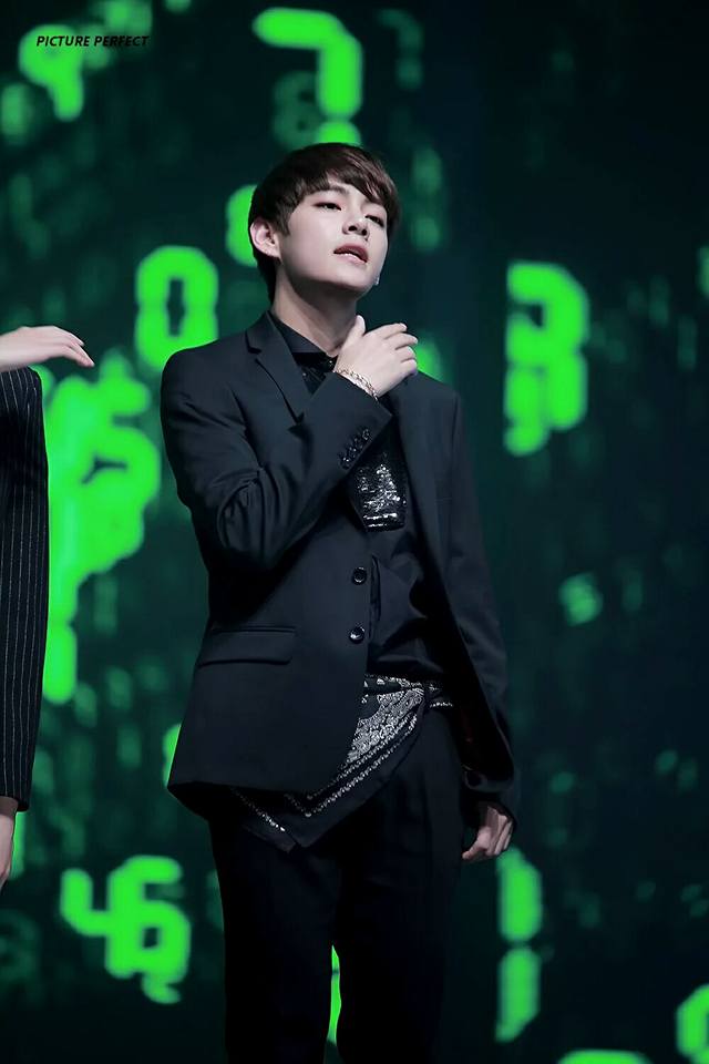 alienV_10's tweet photo. Like a bad boy😍😍 https://t.co/pXfpy1s9eU