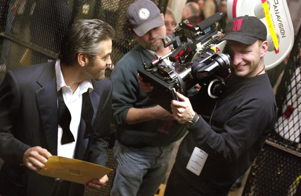 Happy 54th birthday to Steven Soderbergh, seen here w/ George Clooney on the set of \Ocean\s Eleven\ (2001). 