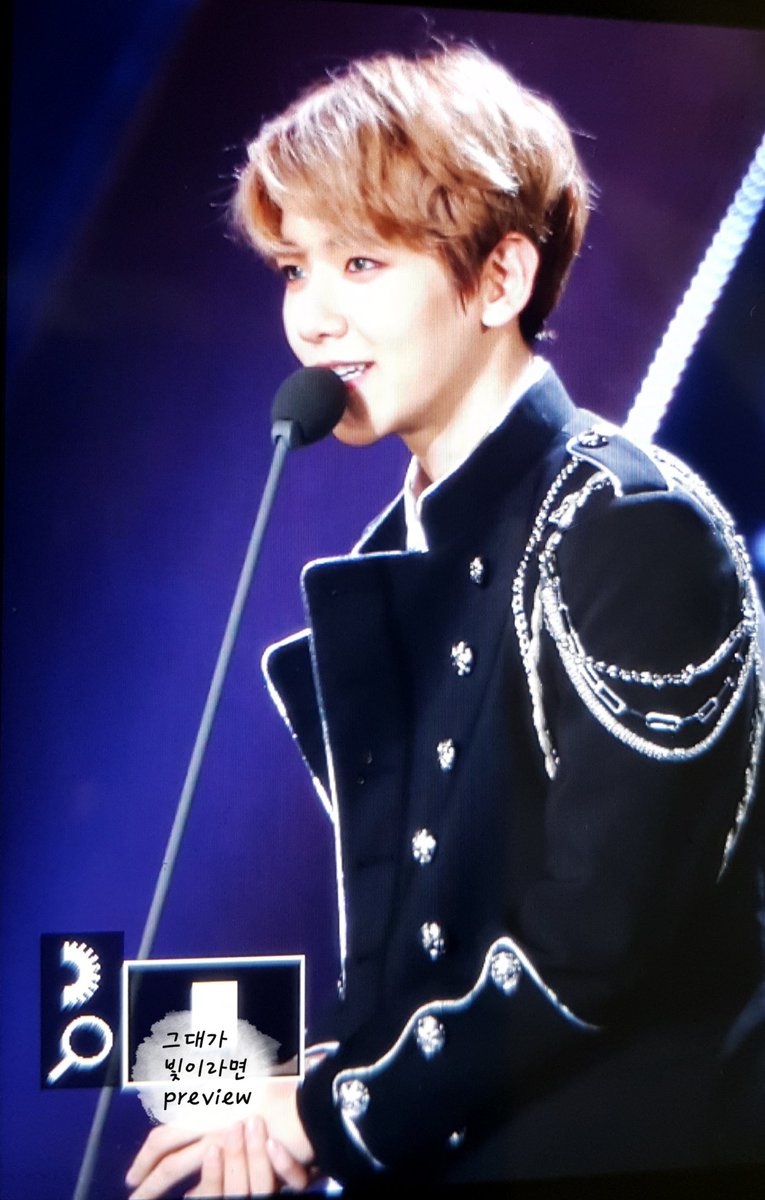 MYB_920506's tweet photo. 170114 골든디스크 #백현 #BAEKHYUN
춥따ㅠㅜㅠㅜㅠ죠심해서가ㅠㅠㅠ https://t.co/ZgxmAMFNtC