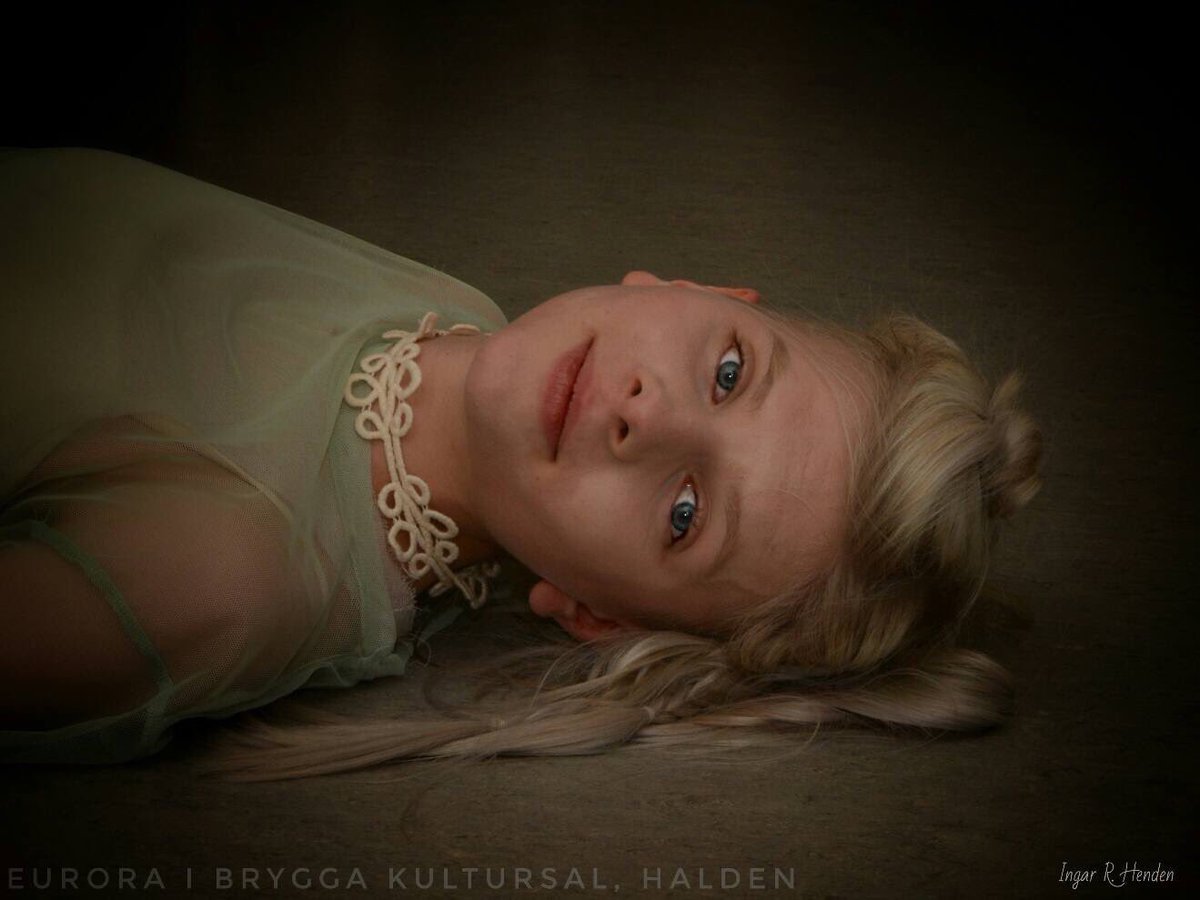 WelshWarriorW's tweet photo. Photo by Ingar R. Henden | Such a classic looking portrait! I love it ❤️ https://t.co/NcjJv20T07