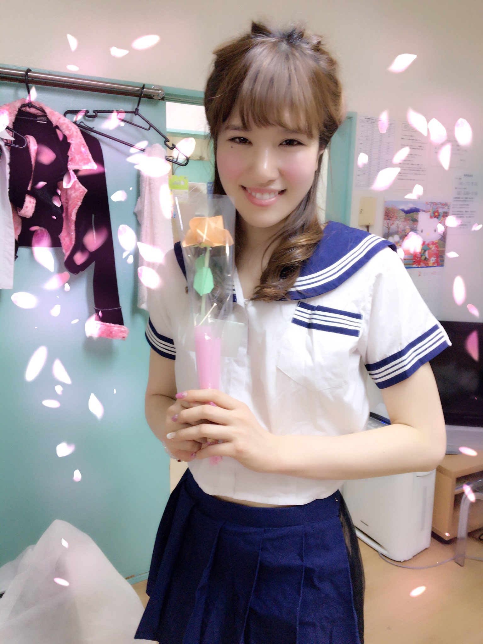 聖京香 V Twitter 横浜ロック座4日目 卒業式みたいな鶴見つばさちゃんが撮れたょ カワイイねー つばさちゃんは新作の練習を日々頑張ってますょーʕ ʔ ʕ ʔそろそろ出すのかな 横浜ロック 聖京香 V Twitter 横浜ロック座4日目 卒業式みたいな鶴見つばさちゃんが撮れたょ カワイイねー つばさちゃんは新作の練習を日々頑張ってますょーʕ ʔ ʕ ʔそろそろ出すのかな 横浜ロック
