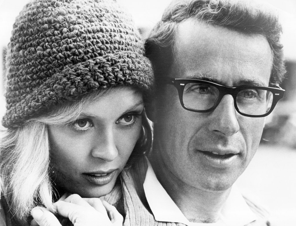 Happy birthday to the great Faye Dunaway, seen here w/ Arthur Penn on the set of \Bonnie and Clyde\ (1967). 