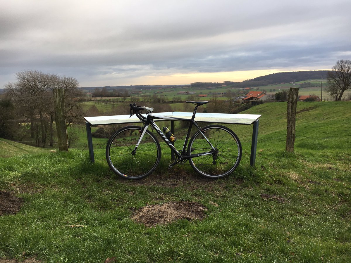 BartGdsn's tweet photo. Winter miles, summer smiles zeggen ze! #heuvelland #nospain #❄️ https://t.co/Kl6pE0TwcS