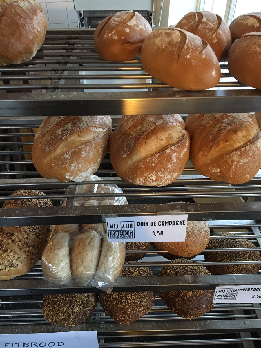 #Katendrecht010 nog een lekker broodje voor het weekend, vandaag nog open tot 14 uur!