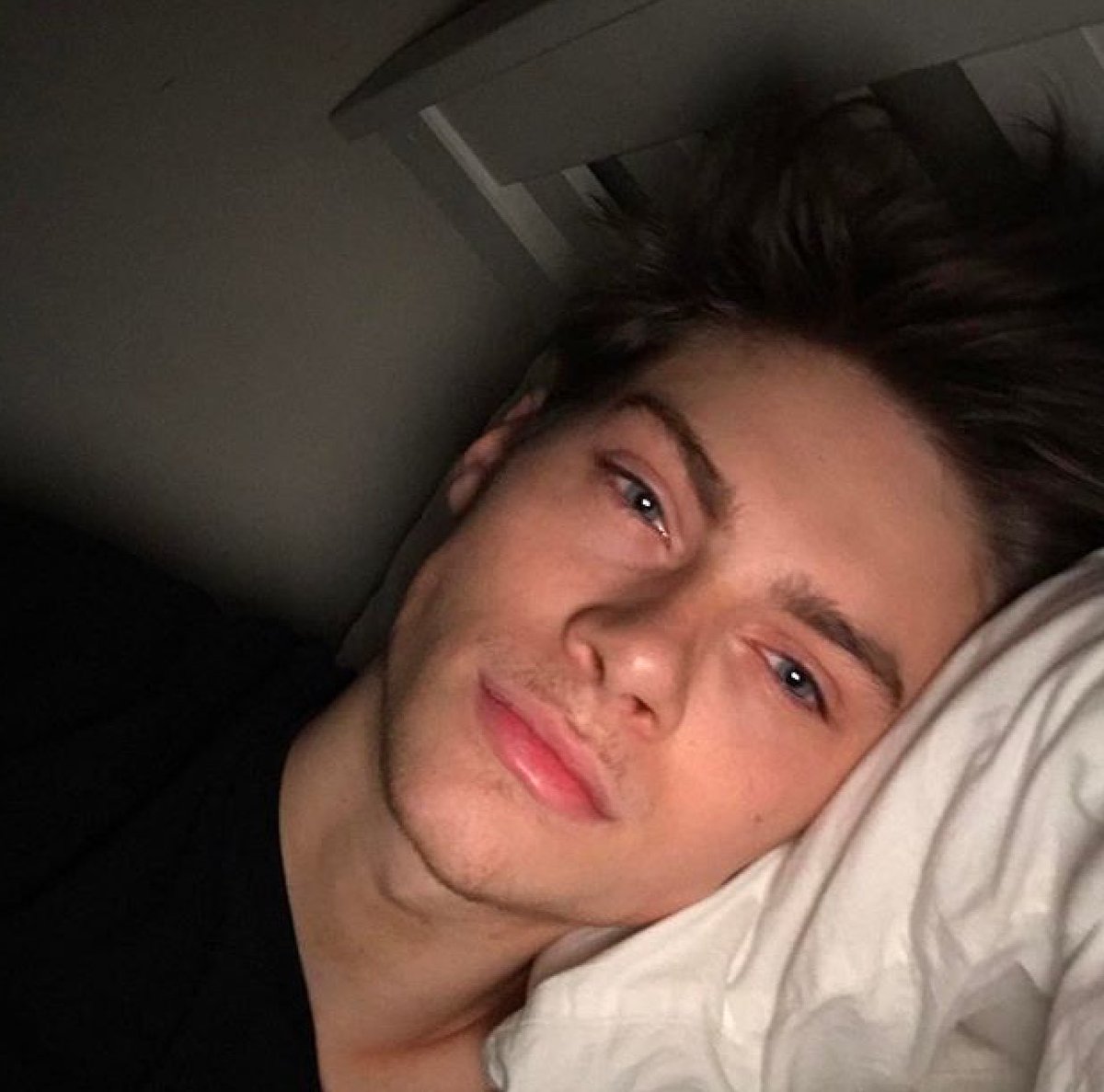 Hello, new fake. Please rt?