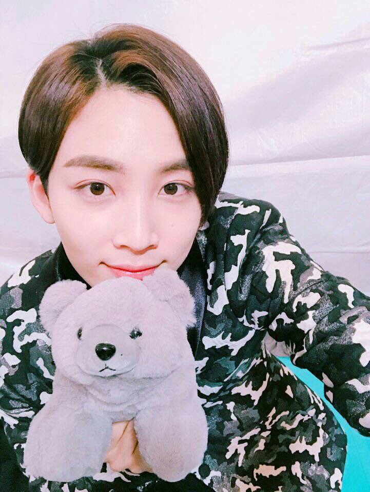 170114 ジョンハン、twitterに登場！関節が凍る寒さに