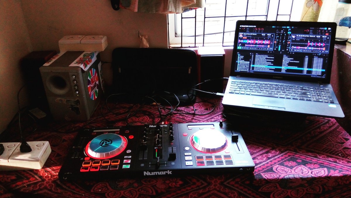 DJSlash9's tweet photo. Sometimes I DJ myself, who cares. Well see you soon with a brand new thing. #DJSlash https://t.co/lkIAnsHcrz