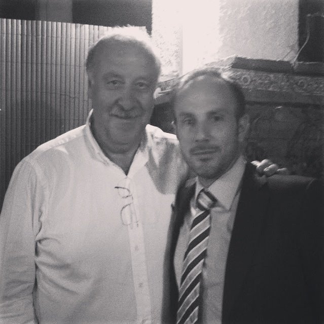 danne_martinez's tweet photo. We need more of these type of 🔝coach⚽ #vicentedelbosque ##wc2010🏆#ec2012 🏆 #realmadridcf 🌟 #españa https://t.co/RmX6SCIkhJ