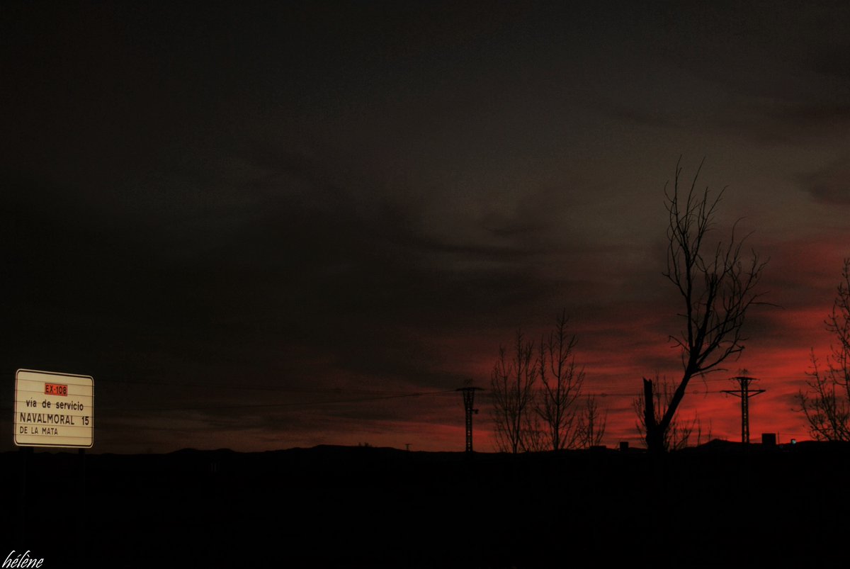 #NavalmoralDeLaMata #Cáceres #Extremadura #España Cuando un atardecer no nos provocan ninguna emoción significa que el alma está enferma.