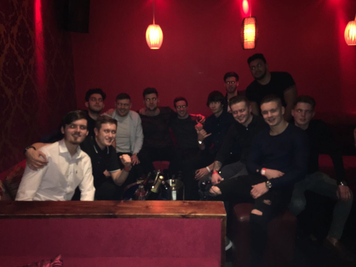 Ted_AGL's tweet photo. good week trading, even better night celebrating it! up the AGL 🍾💷 https://t.co/YnmAuXglT2