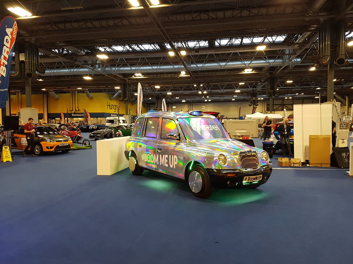 DavidACChambers's tweet photo. This gorgeous #boommeup taxi @autosport_international from @alcatelmobileuk Boom! https://t.co/6JfWFd36LJ