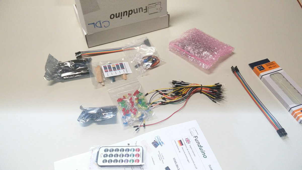 chombium's tweet image. I wish I had such toys when I was a child  :) @funduino @littleBits #Lego #Mindstorm #SAPLearnHackPlay #sitKidWDF #SITWDF