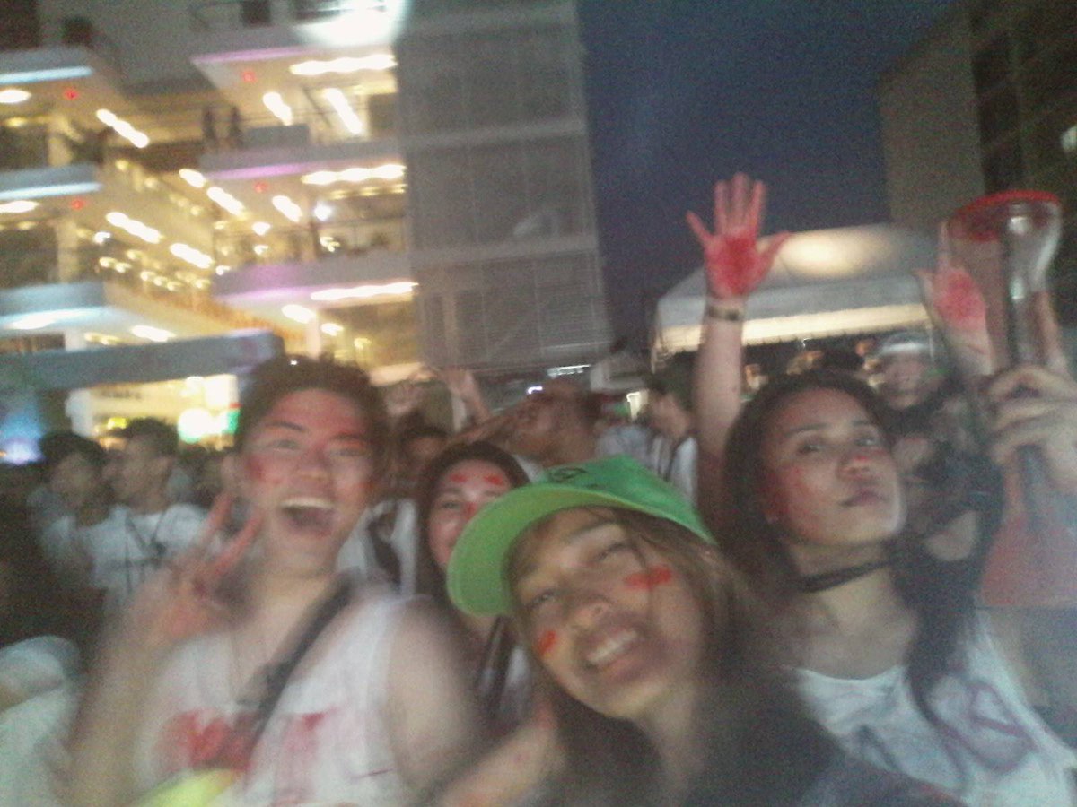 scrappynbdy's tweet photo. We regret nothing. Pritititt!! #paintensity #Sinulog2017 https://t.co/Jmv1NRUSbz