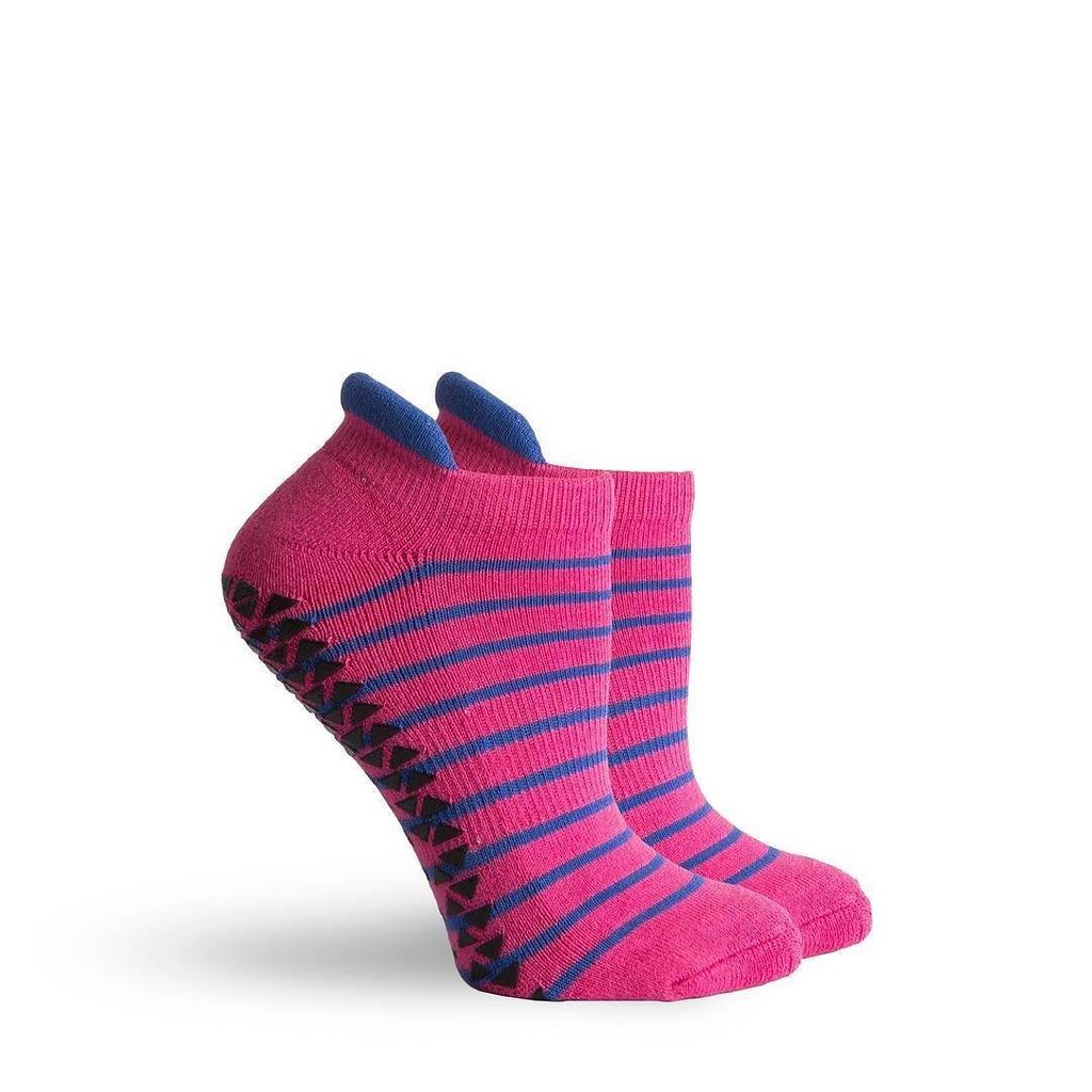 ellebellefit's tweet image. Our #pointestudio socks are perfect for Pilates and yoga mat workouts. Cushioned grip sock… ift.tt/2juFyX9