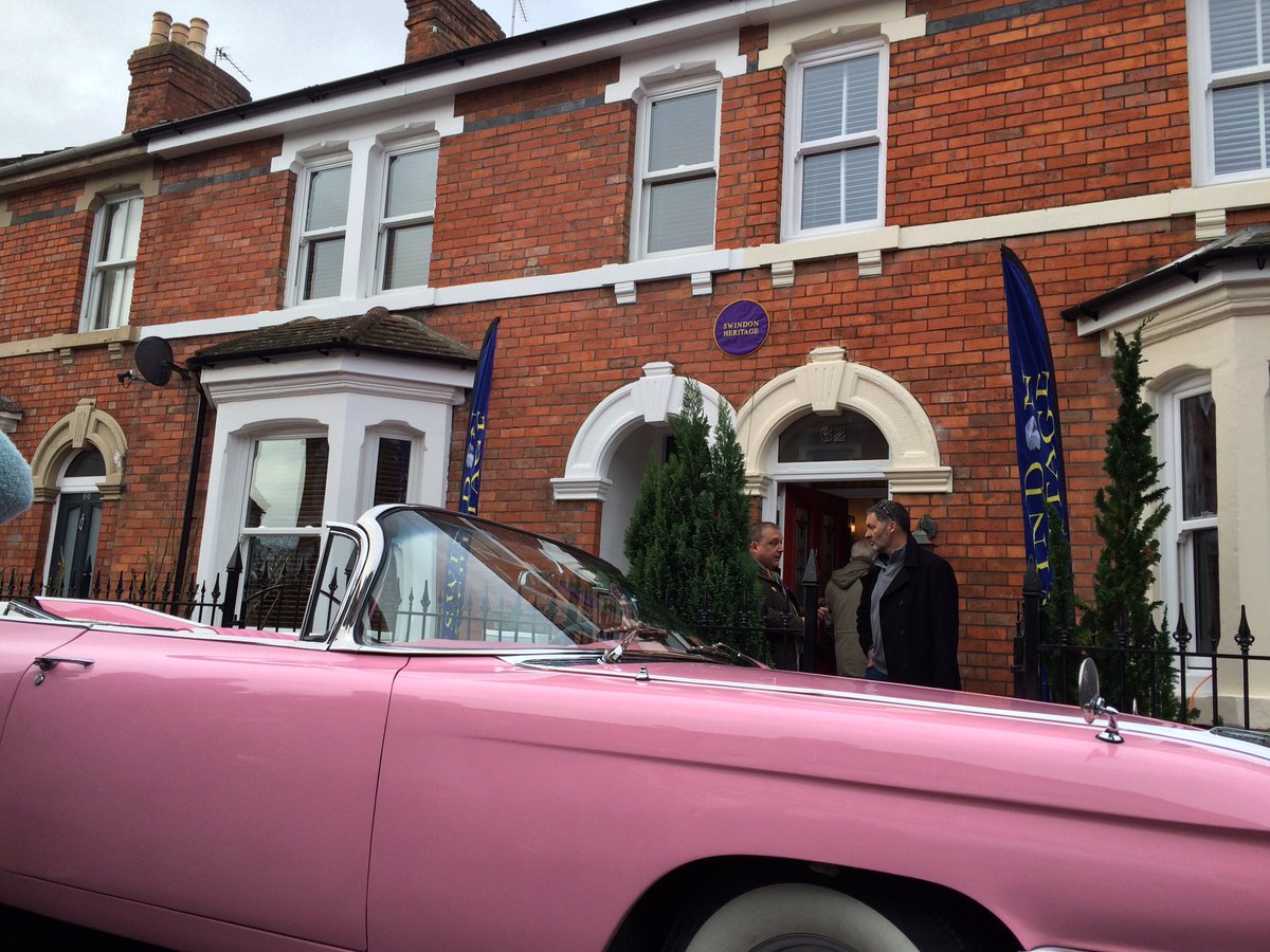 BBCWiltshire's tweet photo. A blue plaque marking the birthplace of the actress Diana Dors has been unveiled by @SwindonHeritage. https://t.co/QAJttHWoHt