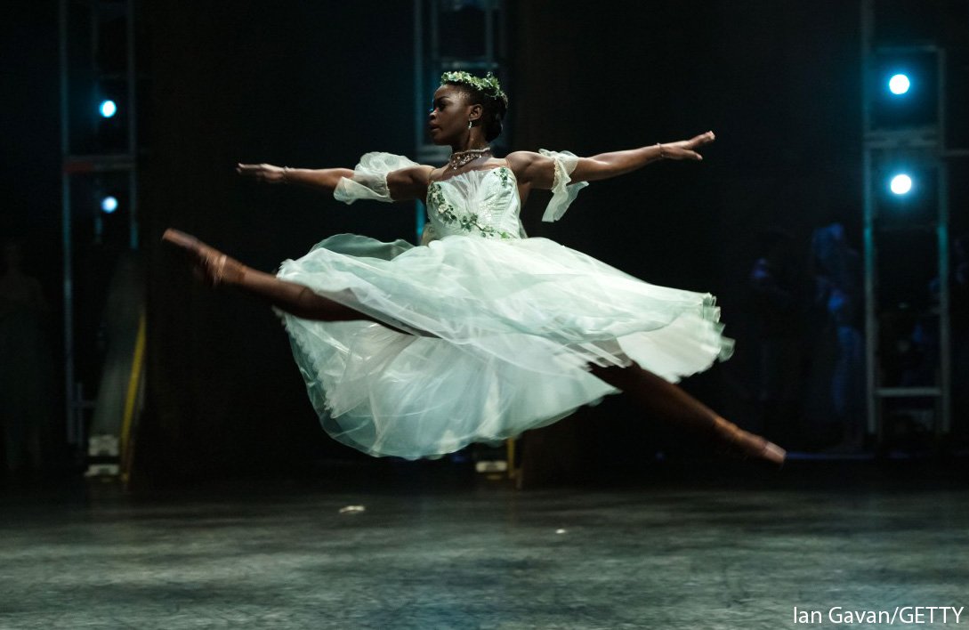 STPictures's tweet photo. The @ENBallet premieres #Giselle #Ballet tonight #ENBGiselle @LondonColiseum📷@IanGav starring @laurrettaS @xanderparish @michdeprince https://t.co/hudXTQDQCI