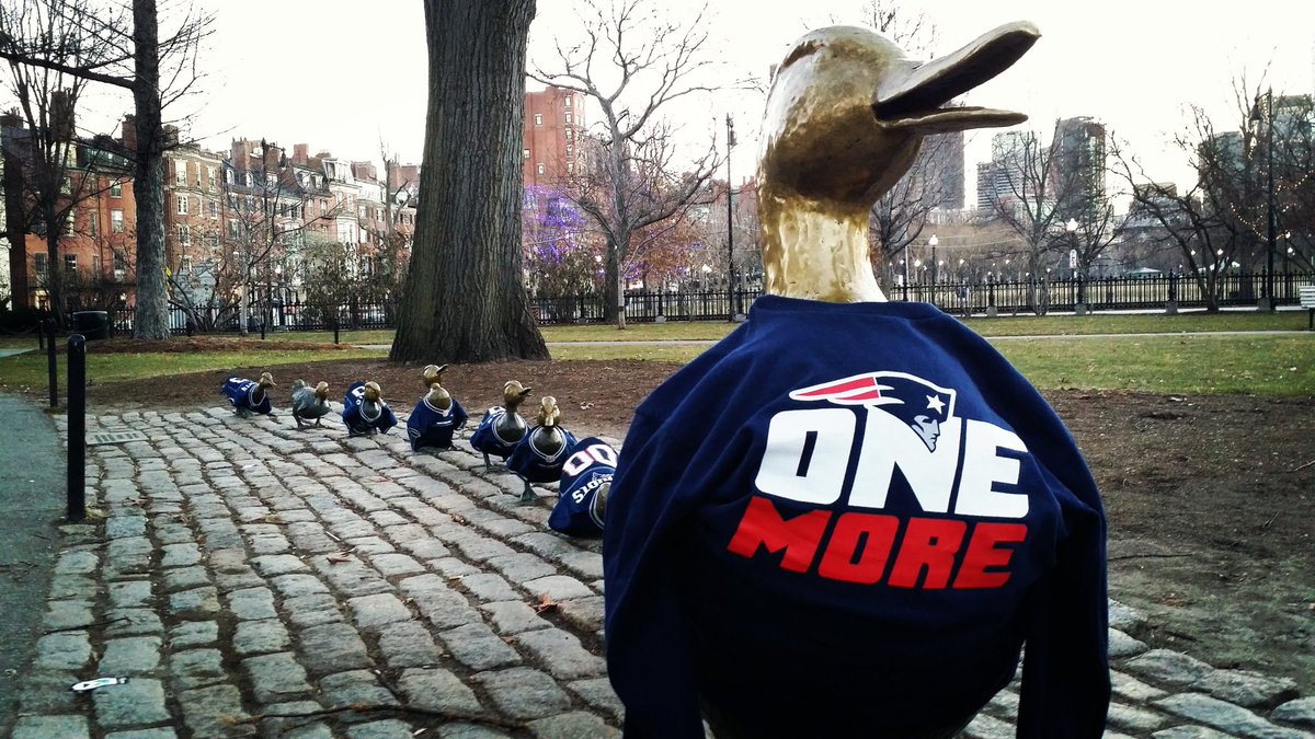 OnlyInBOS's tweet photo. Make way for the @Patriots... https://t.co/Ba4IVB6HkR