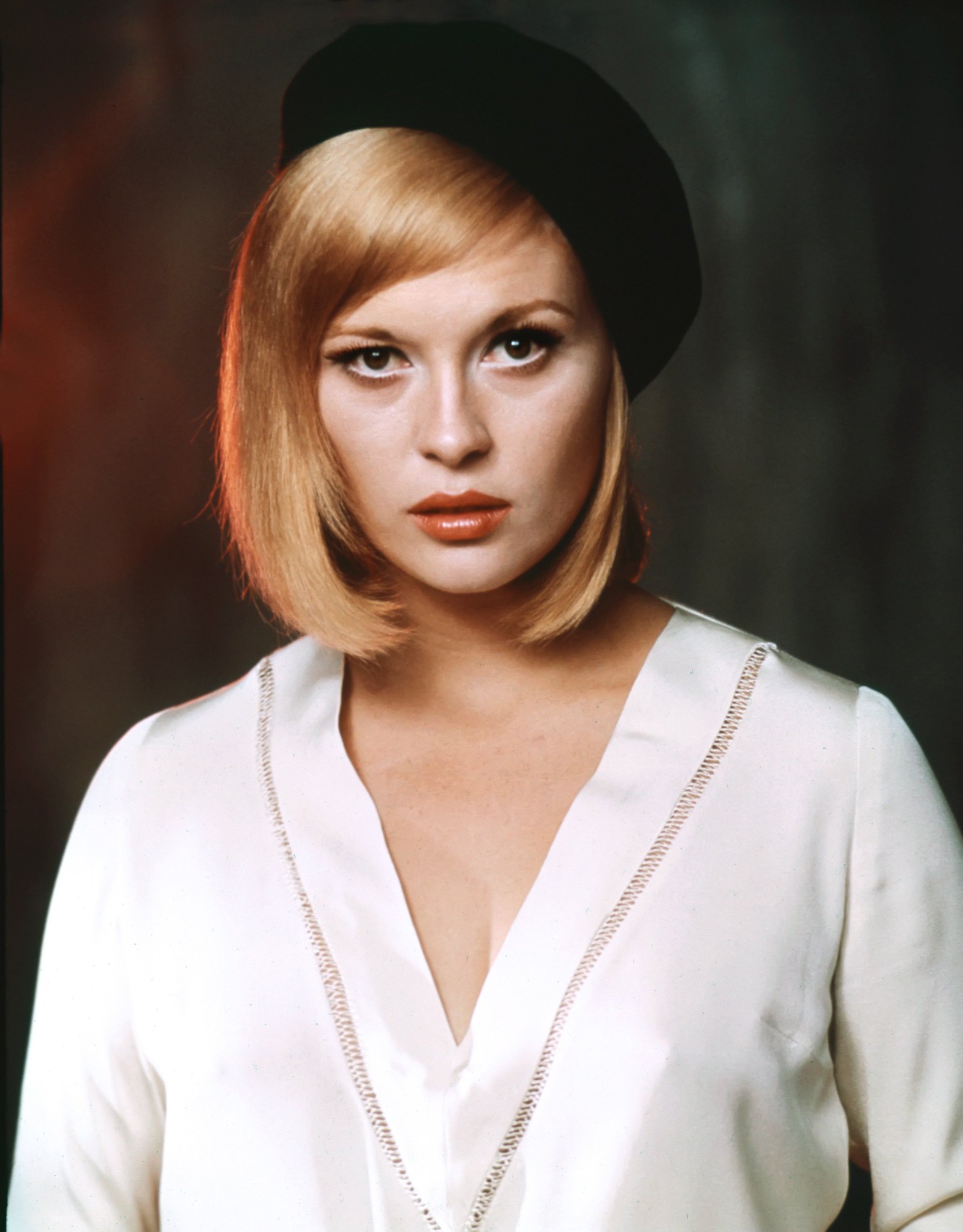 Happy Birthday, Faye Dunaway! Born 14 January 1941 in Bascom, Florida 