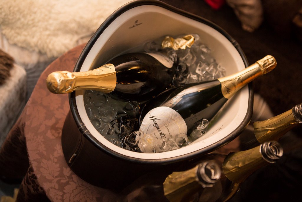 Le migliori maison di #champagne unite alla cucina dello #chef ItaloBassi. Seguiteci per scoprire gli eventi del #ClubDeiDegustatoriCronici