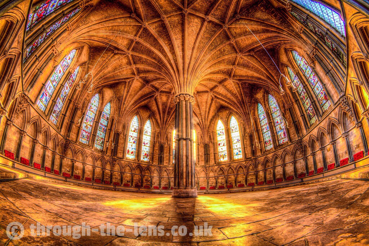 thr0ughthelens's tweet photo. Early morning sunshine streams into the stunning #ChapterHouse of @LincsCathedral #favouritelocations https://t.co/AEmTIDD60H