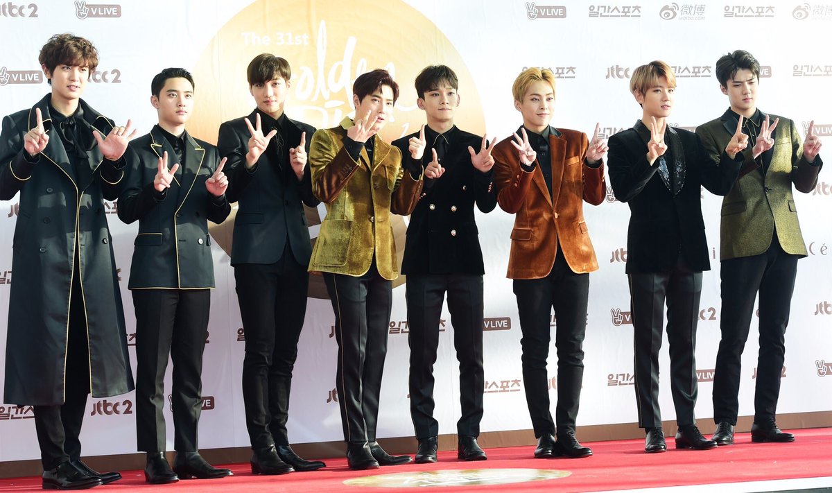 sunnieyeol's tweet photo. CONGRATULATIONS EXO 😭😭. *cough* Legends/One of the Kings *cough*
#GDA2017 #ForLife1stWIn #엑소_4년연속_대상 #엑소_대상_축하해 https://t.co/9iw0JsEWUr