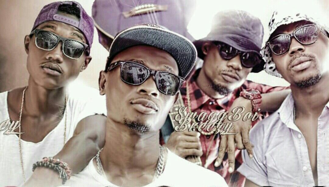 qumeqo's tweet photo. Tune ya Radio📻to Ahotor 92.3 FM today around 2:30 to 3:00 ...#SwaggNaTion will be interviewed  live on Air📡, STAY TUNED......
#WoHiaPaper💰 https://t.co/2vCM5TCdsv