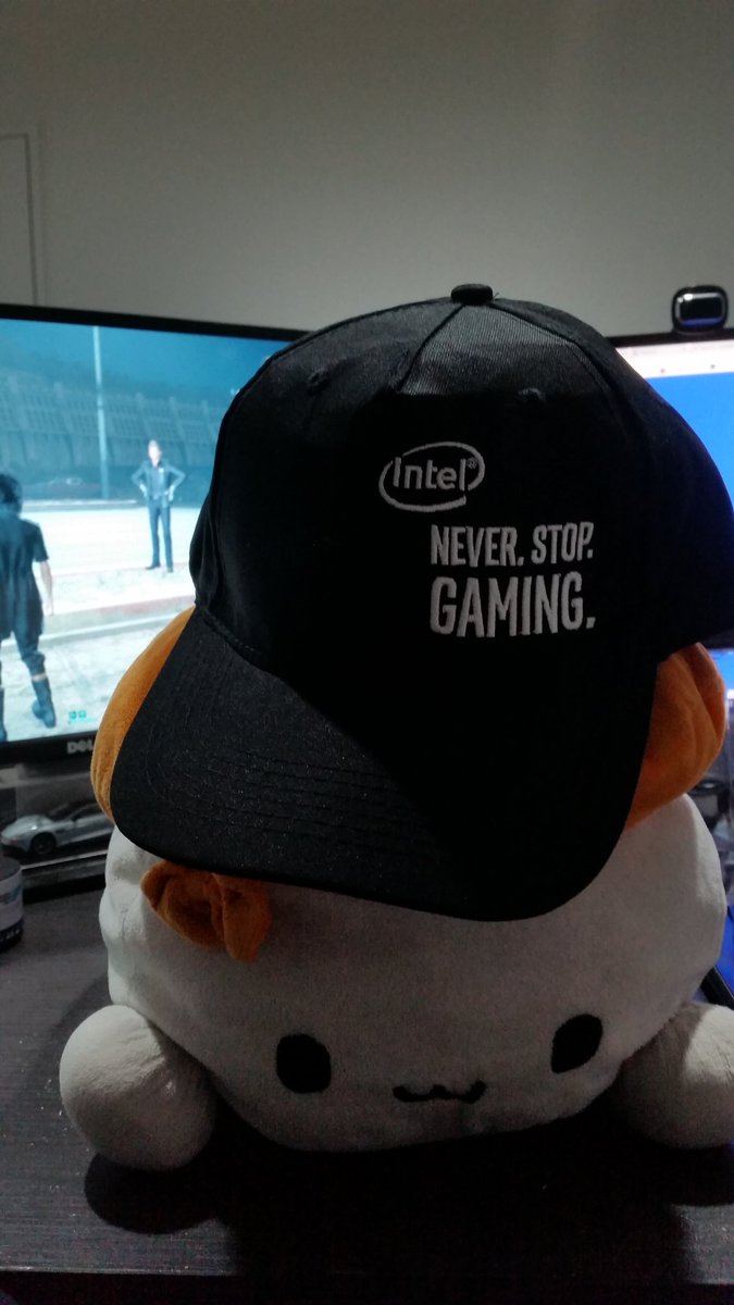 aznriku's tweet photo. Shrimpette has new swag now 😂 yay for leftover free loot from @Snowypadre's #UpgradeUnlocked stream 😜 will see if I can wear it next stream! https://t.co/rELjlh4TeF