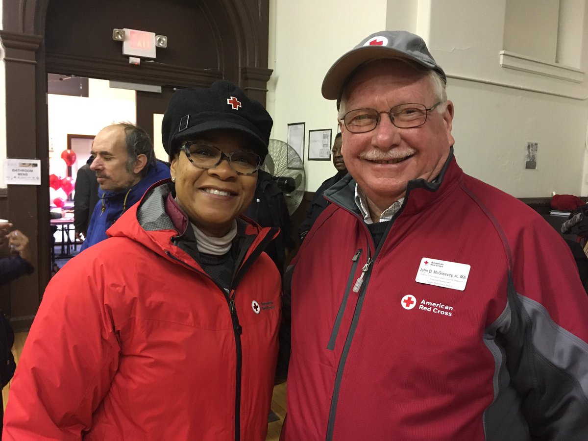 CruzRojaEastPA's tweet photo. Listos para comenzar nuestra instalación de alarmas de incendios. Por qué combatir incendios es trabajo de todos.  @RedCrossPhilly https://t.co/nvPQ0xIlen