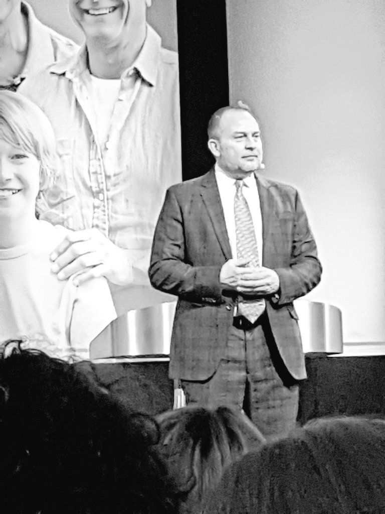From_Fiona's tweet photo. Some people think network marketing is a "womans" business. Adam's year end bonus last year was $400k+ #irishsuccessday #FinancialFreedom https://t.co/Dur82x7NJK