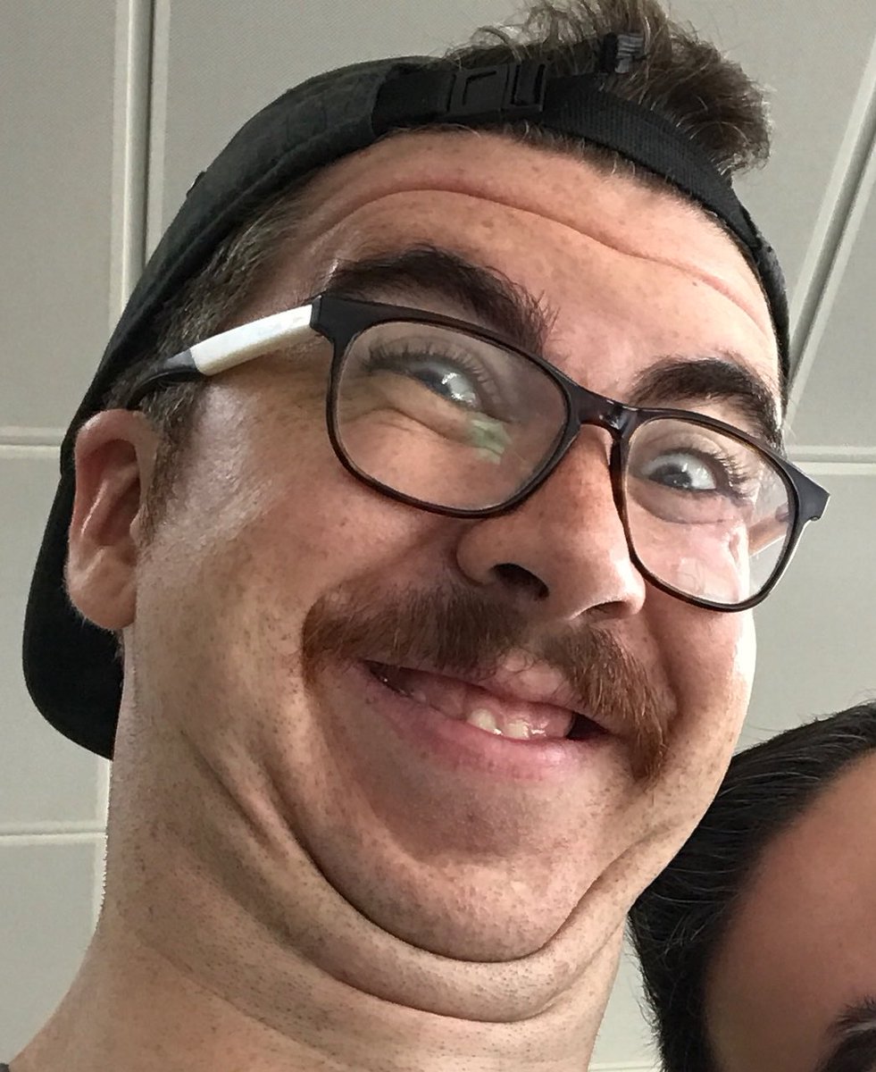 SummonersInnDE's tweet photo. Jetzt auf der Twitch-Stage auf der #DHDE17: @Dekarldent, @NiksDaBoy und @LPGjustJohnny: https://t.co/yl8tDUxoQr #PresidAMD (meme: @nowSimon) https://t.co/geWHTgHR0i