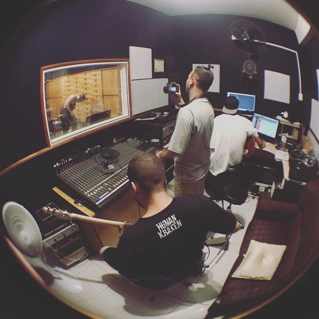 Quinta feira iniciamos as gravações do nosso novo EP no <a href="/estudiolanners/">estudiolanners</a> , podem esperar coisa boa que estamos trabalhando duro pra isso