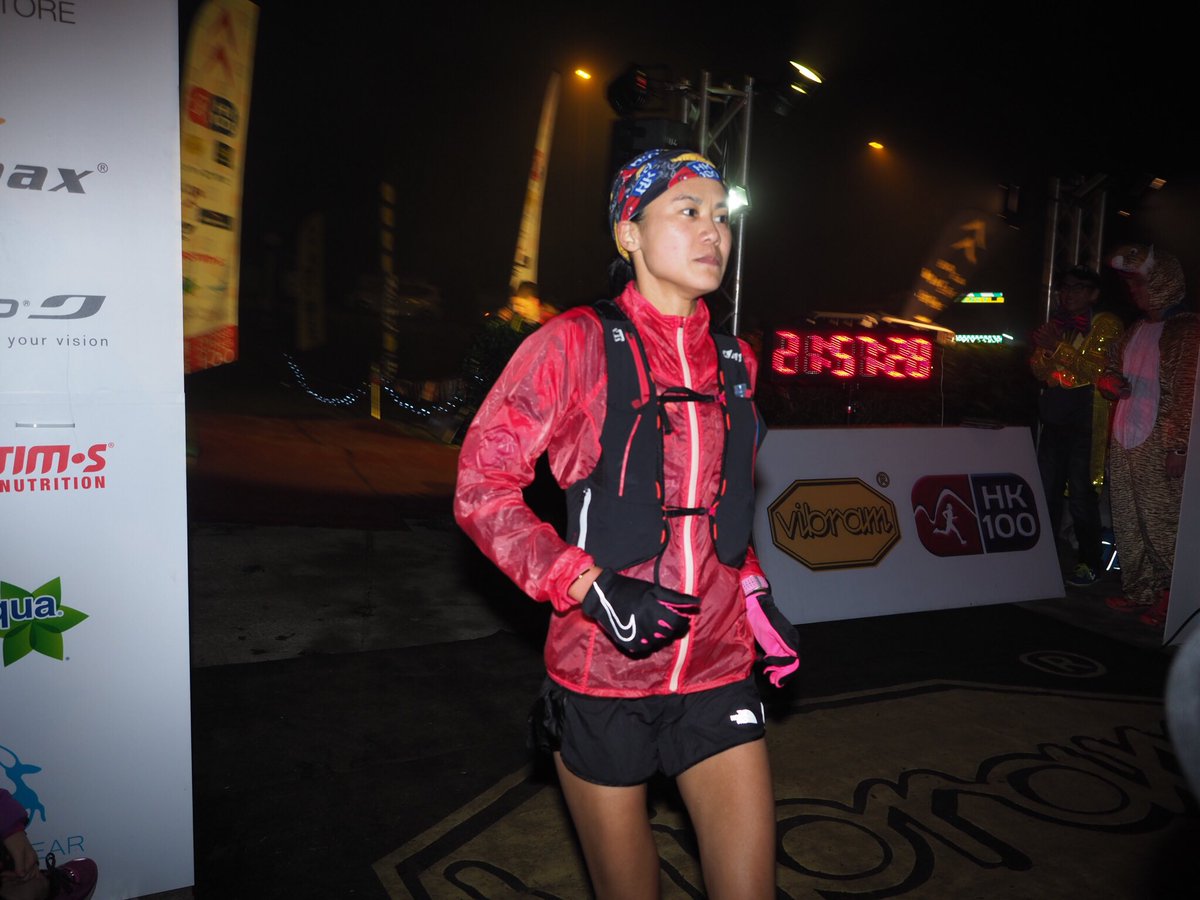 Wing Yan Nicole Leung wrap up top 10 woman, in 13:56. #HK100