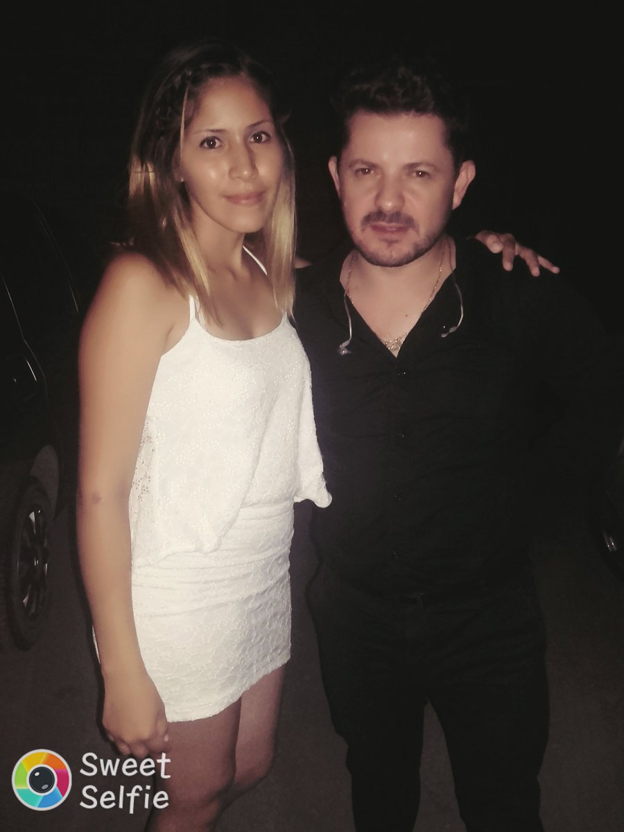 Daniela_Gomezok's tweet photo. Buen mas q contenta hermoso show el q isieron en GiganteVera como siempre tan buena onda y tan humilde @MCastelloficial nuca cambies 😊📷cn el https://t.co/YrAf6VgDmo