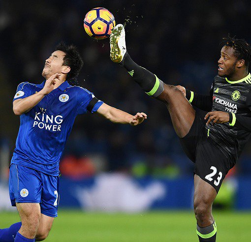 تويتر サッカーダイジェスト على تويتر レスター 首位チェルシーに手も足も出ずに完敗 岡崎は途中出場も存在感は希薄 サッカーダイジェストweb T Co Y5ivvhshsr レスター Lcfcvcfc 岡崎慎司 プレミアリーグ 日本代表 チェルシー T Co